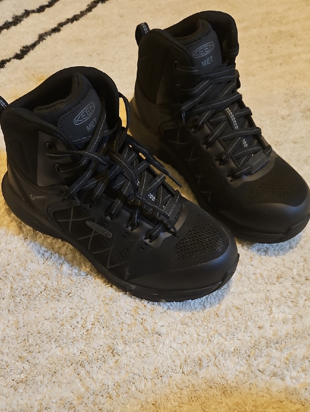 Keen Women’s Black Lace-Up Utility Steel Toe Met Rated Boots